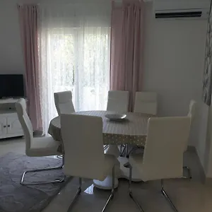 Mare Apartman